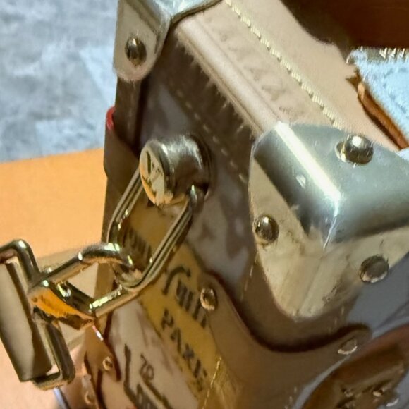 BRAND NEW STUNNING FASHION TRUNK-PM SIZE-PATCHES COLLECTION - Picture 6 of 6